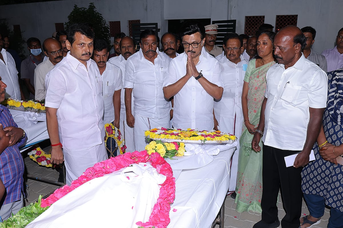 கரூர் கோரம் - நேரில் சென்று கலங்கி நின்ற முதலமைச்சர் மு.க.ஸ்டாலின்!