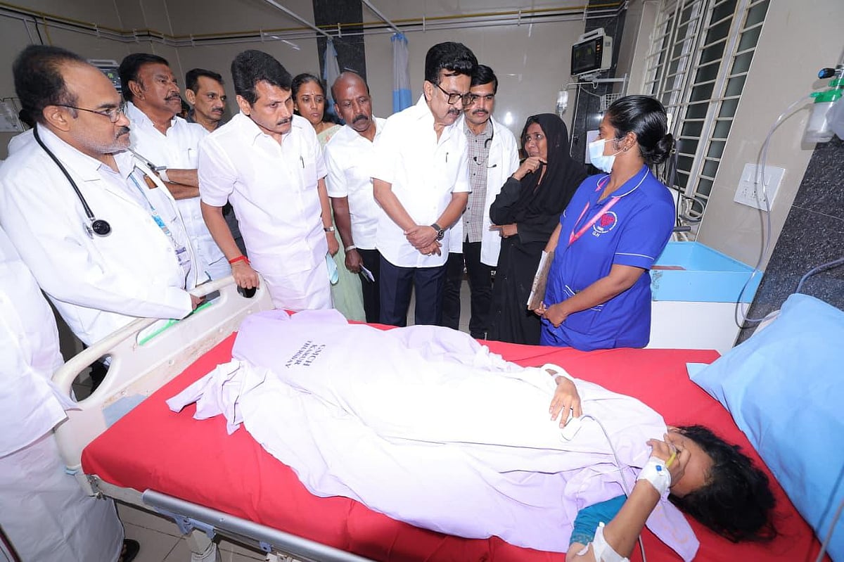 கரூர் கோரம் - நேரில் சென்று கலங்கி நின்ற முதலமைச்சர் மு.க.ஸ்டாலின்!