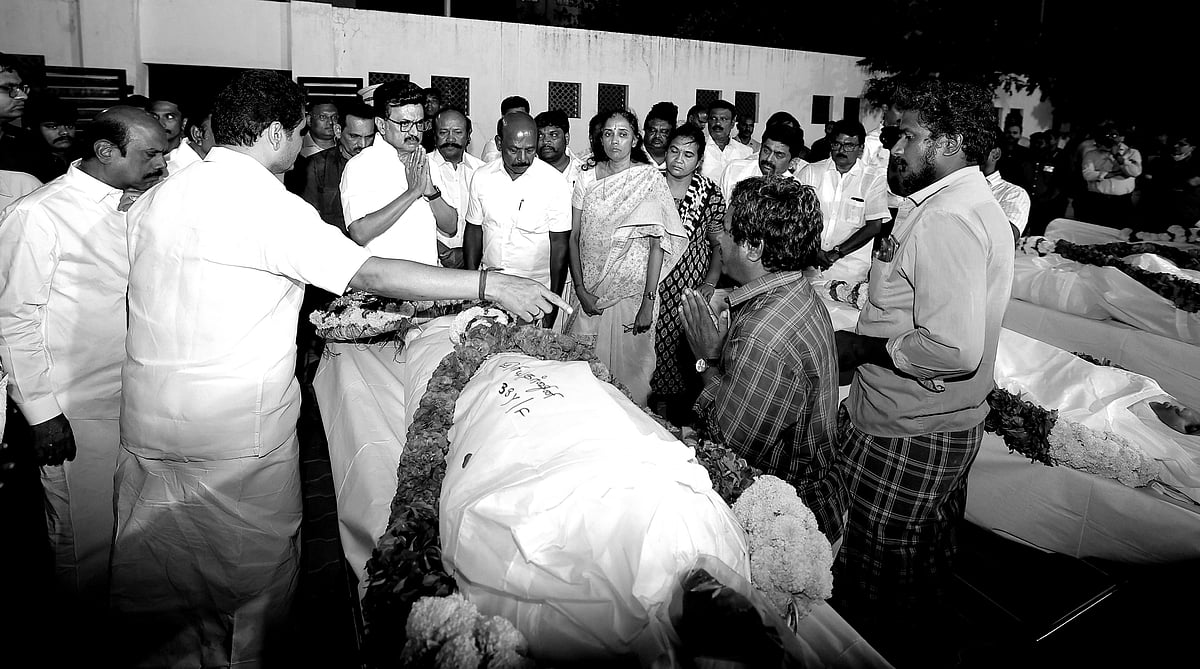 கரூர் கோரம் - நேரில் சென்று கலங்கி நின்ற முதலமைச்சர் மு.க.ஸ்டாலின்!