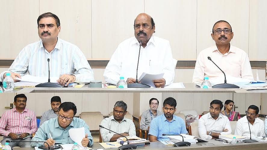 “தமிழ்நாட்டில் பல்வேறு சிறு துறைமுகங்கள் அமைக்க சாத்தியக்கூறுகள் ஆய்வு!” : அமைச்சர் எ.வ.வேலு தகவல்!