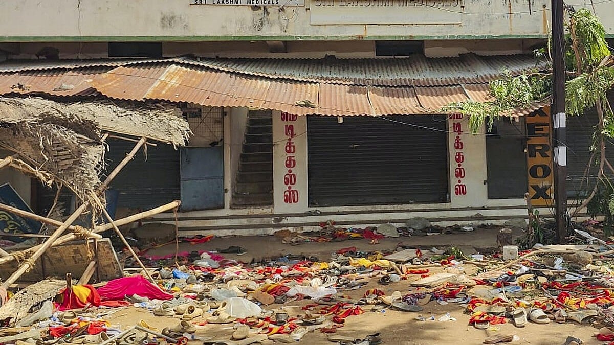 "நடிகர் விஜயின் குரூர மனோபாவம்தான் இந்த மாபெரும் பேரழிவுக்குக் காரணம்" - காட்டமாக விமர்சித்த முரசொலி !