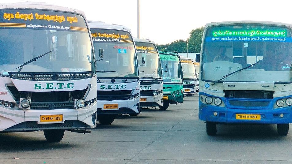 தீபாவளி பண்டிகை : தமிழ்நாடு முழுவதும் சிறப்பு பேருந்துகள் உள்ளிட்ட 20,378 பேருந்துகள் இயக்க முடிவு !