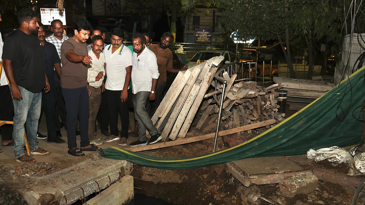 கால்வாய் பணிகளை விரைந்து முடிக்க வேண்டும் : இரவில் துணை முதலமைச்சர் உதயநிதி ஸ்டாலின் திடீர் ஆய்வு! 