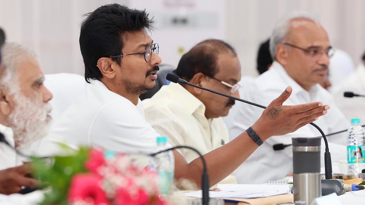 "அரசு அலுவலர்கள் சிறப்பாக செயல்பட்டால்தான் அரசின் திட்டங்கள் மக்களை சேரும்" - துணை முதலமைச்சர் உதயநிதி ! 