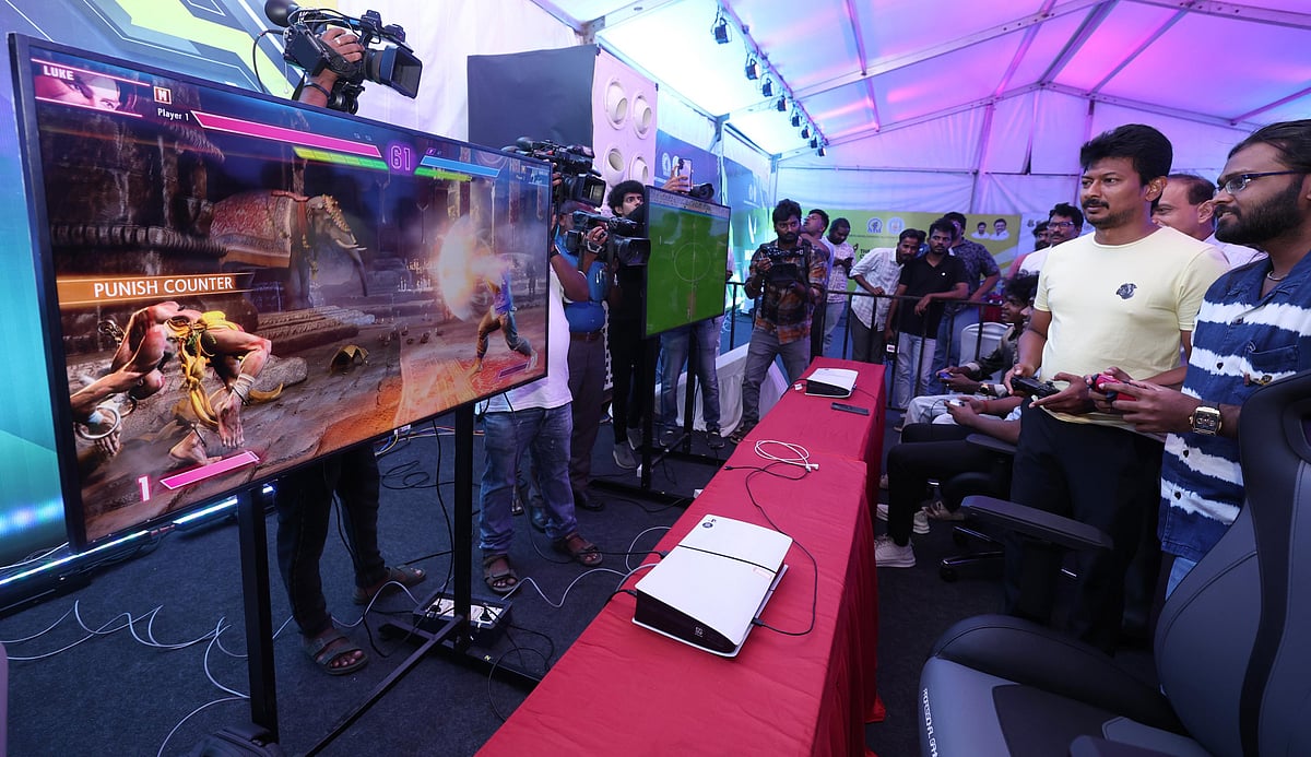 இந்தியாவிலேயே முதல்முறை... மின்னணு விளையாட்டு போட்டிகளை நடத்தி அசத்திய தமிழ்நாடு அரசு !