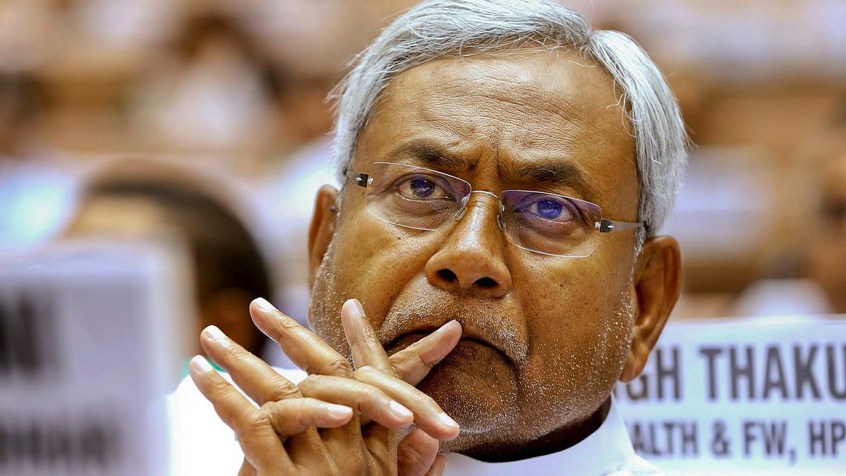 பீகார் தேர்தல் : கட்சியிலிருந்து விலகும் மூத்த தலைவர்கள் - அதிர்ச்சியில் நிதிஷ்குமார்! 