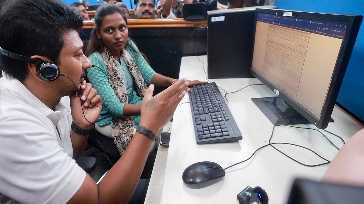 “பொதுமக்களின் புகார்களுக்கு உடனுக்குடன் நடவடிக்கை எடுக்க வேண்டும்!” : துணை முதலமைச்சர் அறிவுறுத்தல்!