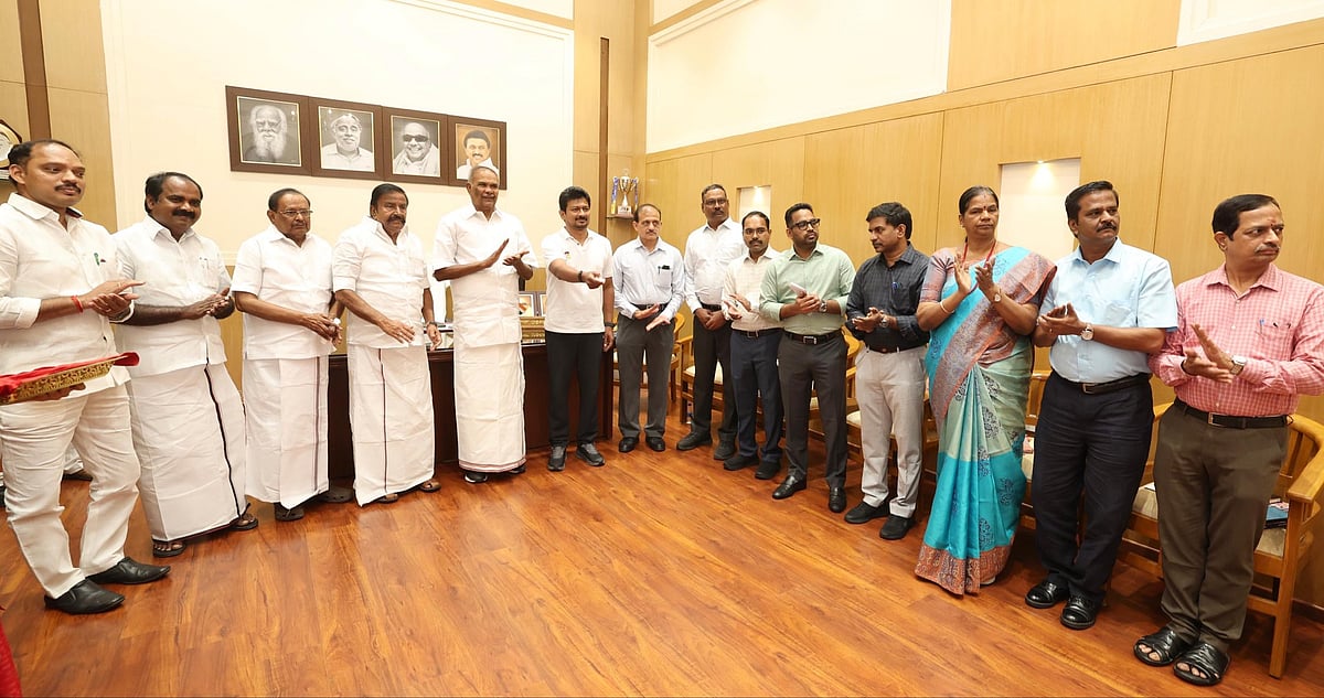 ரூ.18.1 கோடியில் பல்நோக்கு விளையாட்டரங்கங்கள்! : துணை முதலமைச்சர் உதயநிதி ஸ்டாலின் அடிக்கல் நாட்டினார்!