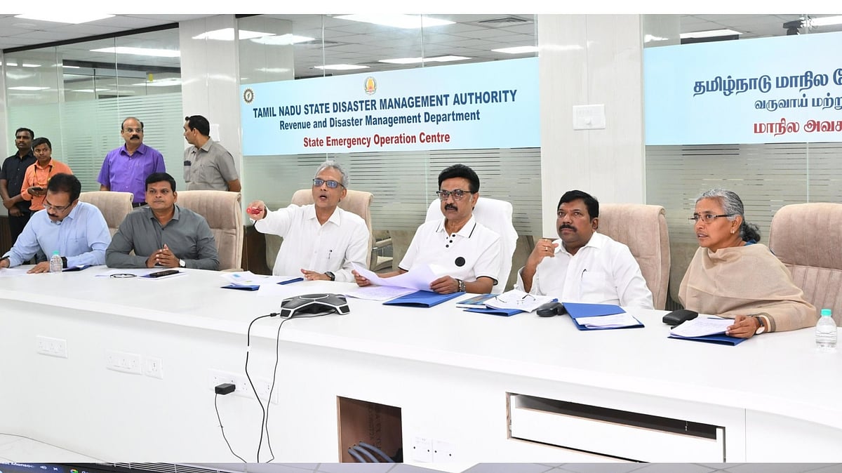 தென்மாவட்டங்களில் கொட்டித் தீர்த்த கனமழை... ஆட்சித் தலைவர்களுடன் முதலமைச்சர் ஆலோசனை ! 