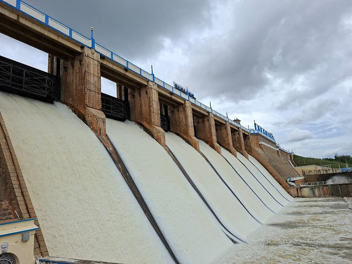 முழு கொள்ளளவை எட்டிய வைகை அணை... 5 மாவட்ட மக்களுக்கு வெள்ள அபாய எச்சரிக்கை விடுப்பு ! 