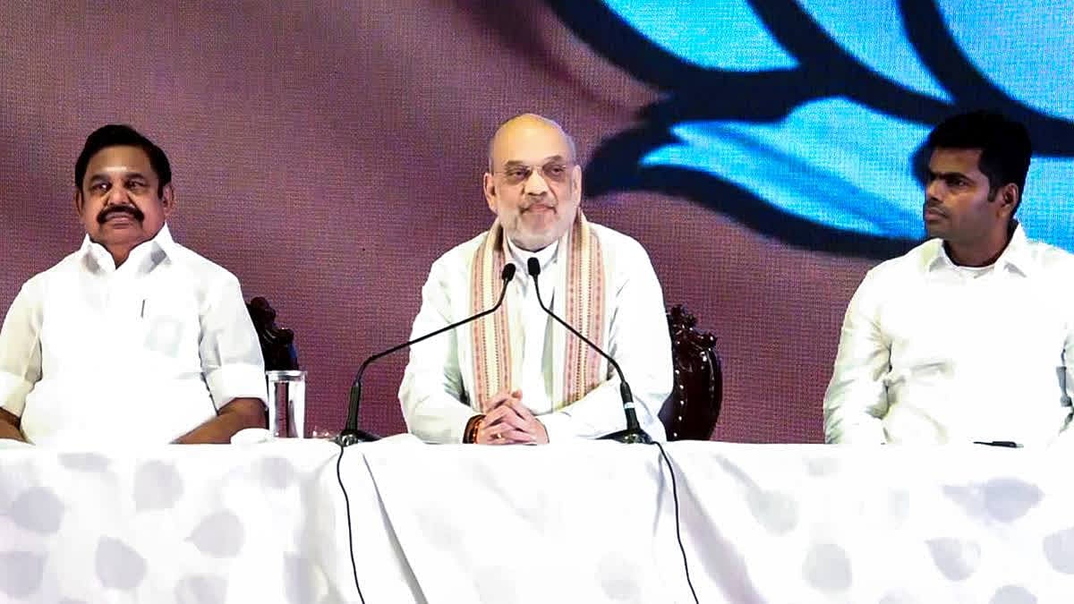 "பழனிசாமியை முதலமைச்சர் வேட்பாளராக அதிமுகவே முழுமையாக ஒப்புக்கொள்ளவில்லை" - முரசொலி விமர்சனம். 