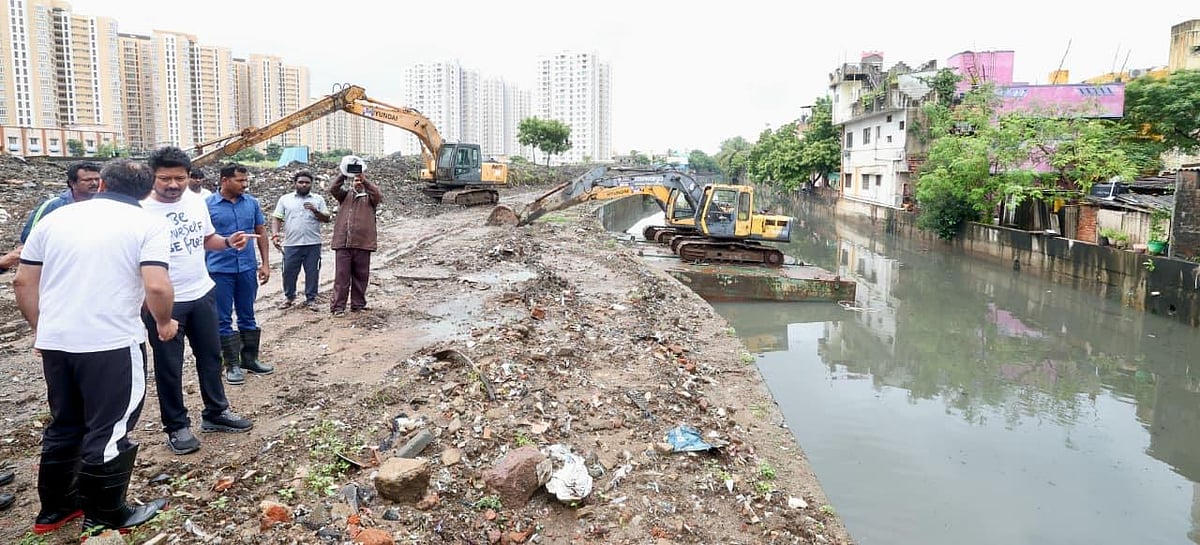 களத்தில் துணை முதலமைச்சர் உதயநிதி ஸ்டாலின்! : வடகிழக்கு பருவமழை குறித்து நேரில் ஆய்வு!