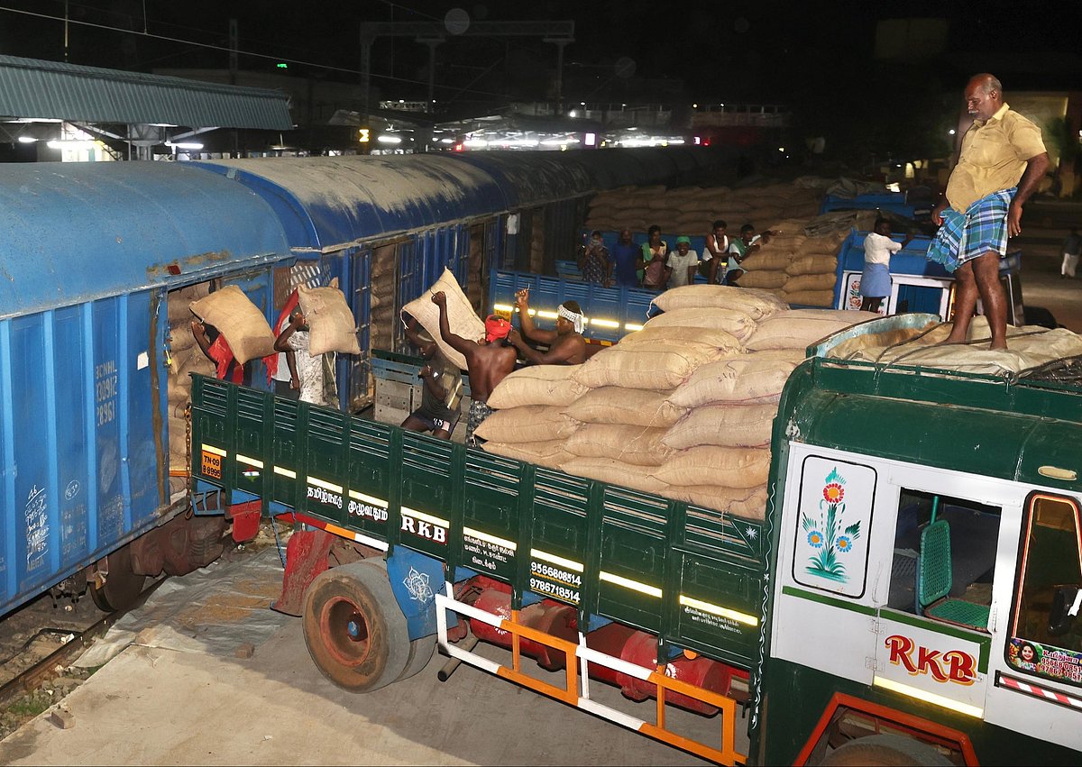 நெல் கொள்முதல் விவகாரம்: அவதூறு பரப்பிய பழனிசாமிக்கு துணை முதலமைச்சர் Data-வுடன் பதிலடி.. - விவரம் உள்ளே!