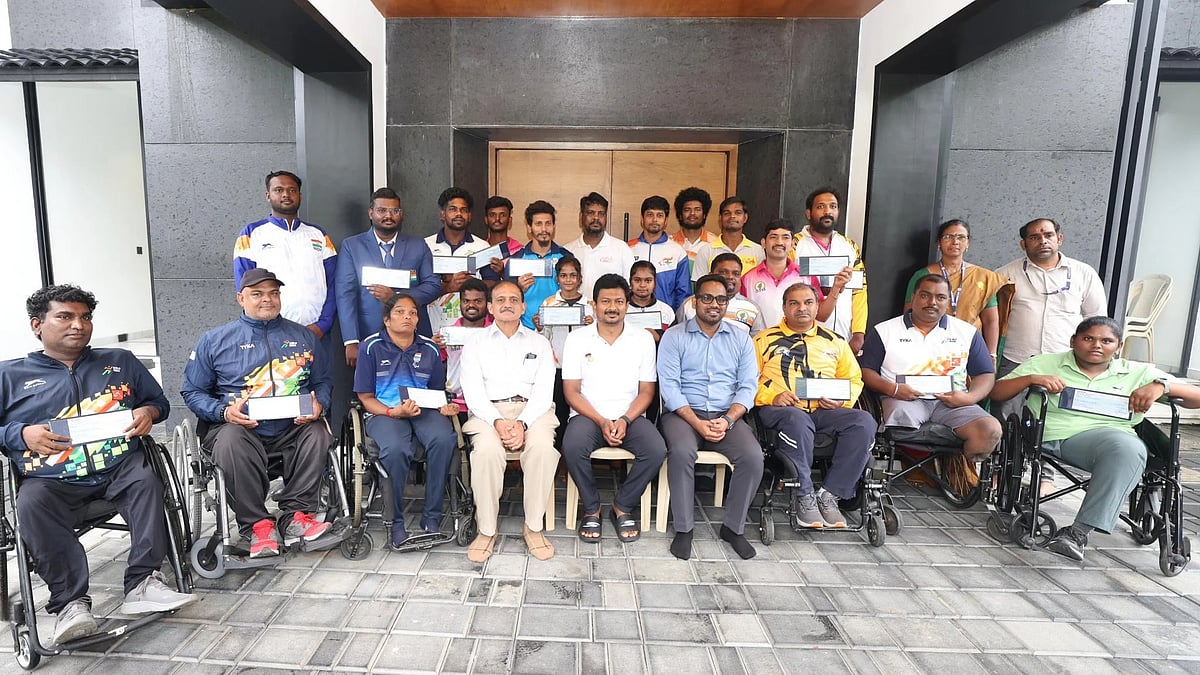 சர்வதேச போட்டியில் பங்கேற்கும் 33 வீரர்கள் : ரூ.43.20 லட்சம் நிதியுதவி வழங்கிய துணை முதலமைச்சர் உதயநிதி!