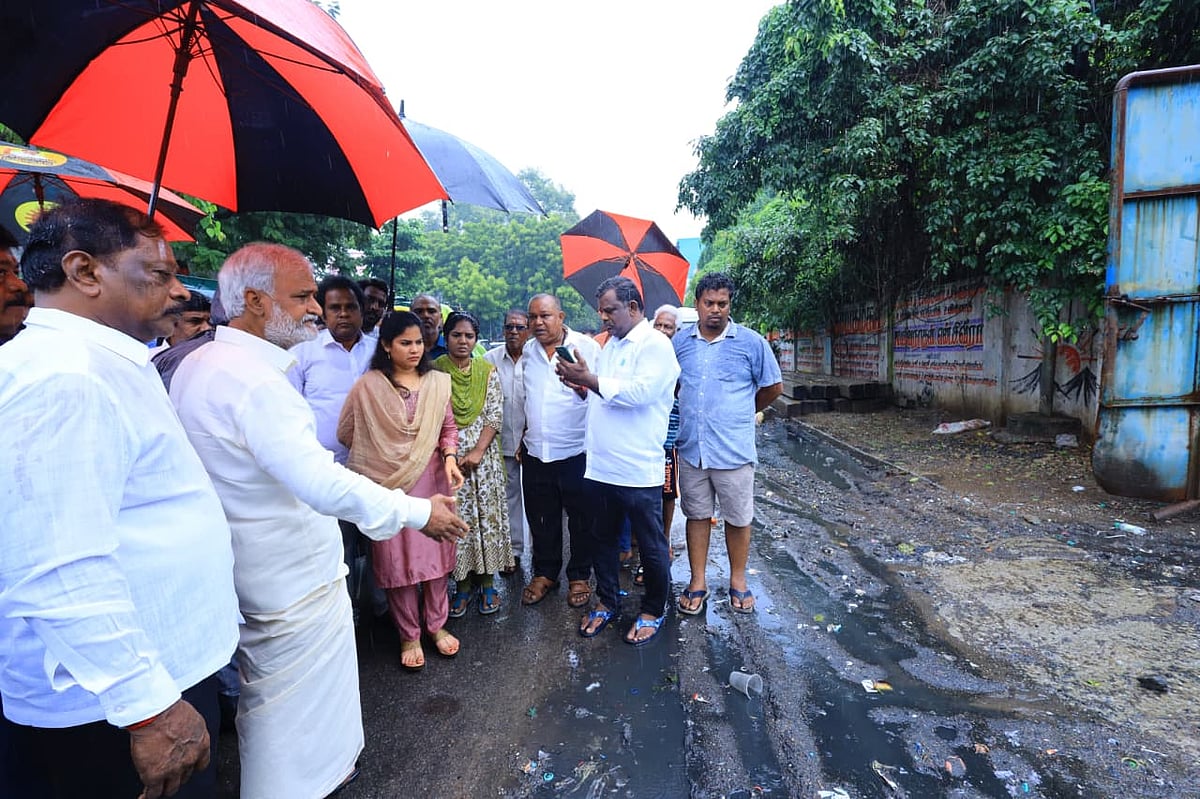 வடகிழக்கு பருவமழை... சென்னை மாநகராட்சி சார்பில் 2 நாட்களில் 4.04 லட்சம் பேருக்கு உணவு ! - விவரம் உள்ளே!