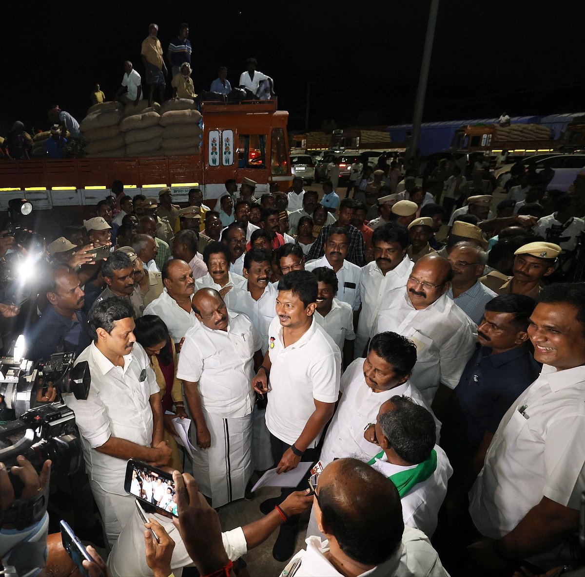 நெல் கொள்முதல் விவகாரம்: அவதூறு பரப்பிய பழனிசாமிக்கு துணை முதலமைச்சர் Data-வுடன் பதிலடி.. - விவரம் உள்ளே!