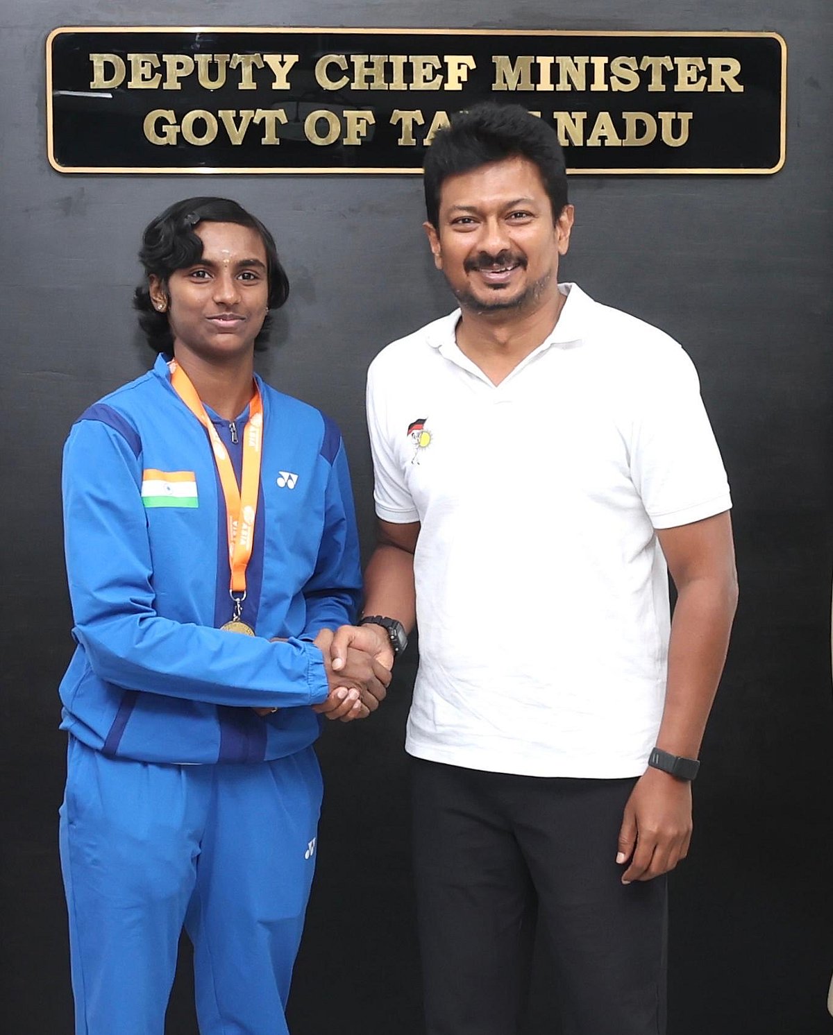 பேட்மிண்டன் ஆசிய ஜூனியர் சாம்பியன்ஷிப் 2025 : தங்கப்பதக்கம் வென்ற தீக்ஷாவுக்கு துணை முதல்வர் பாராட்டு!