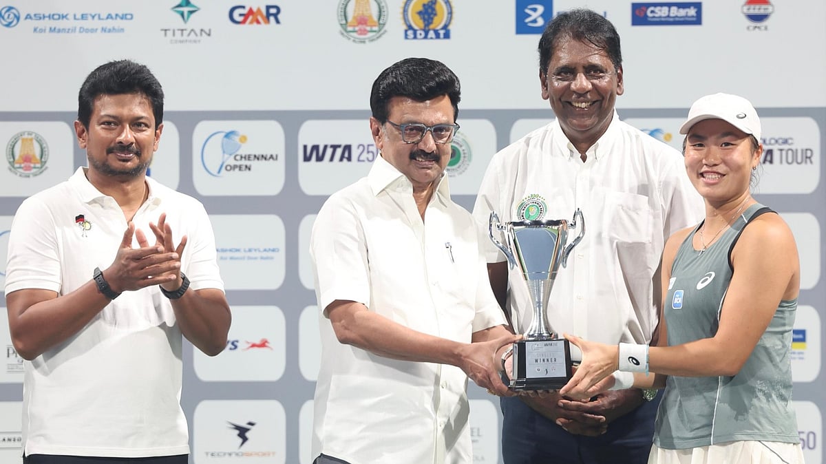 சென்னை ஓபன் தொடரில் சாம்பியன் பட்டம் வென்றார் ஜானிஸ் ஜென்... கோப்பை வழங்கி முதலமைச்சர் பாராட்டு ! 