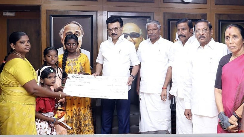 சாலை விபத்தில் உயிரிழந்த திமுக உறுப்பினர்.. குடும்பத்திற்கு ரூ.10 லட்சம் நிவாரணம் வழங்கினார் முதலமைச்சர்!