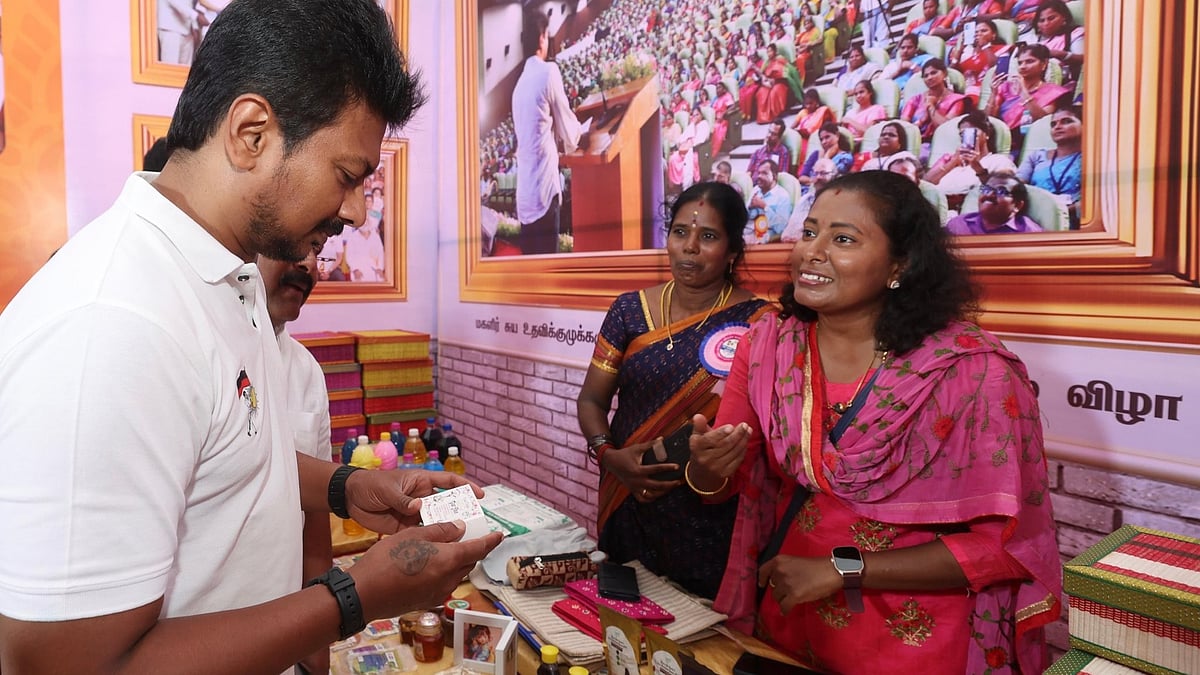 பேருந்து கட்டணம் இல்லை : மகளிர் சுயஉதவிக் குழுக்களுக்கு புதிய அறிவிப்பு வெளியிட்ட துணை முதலமைச்சர்!