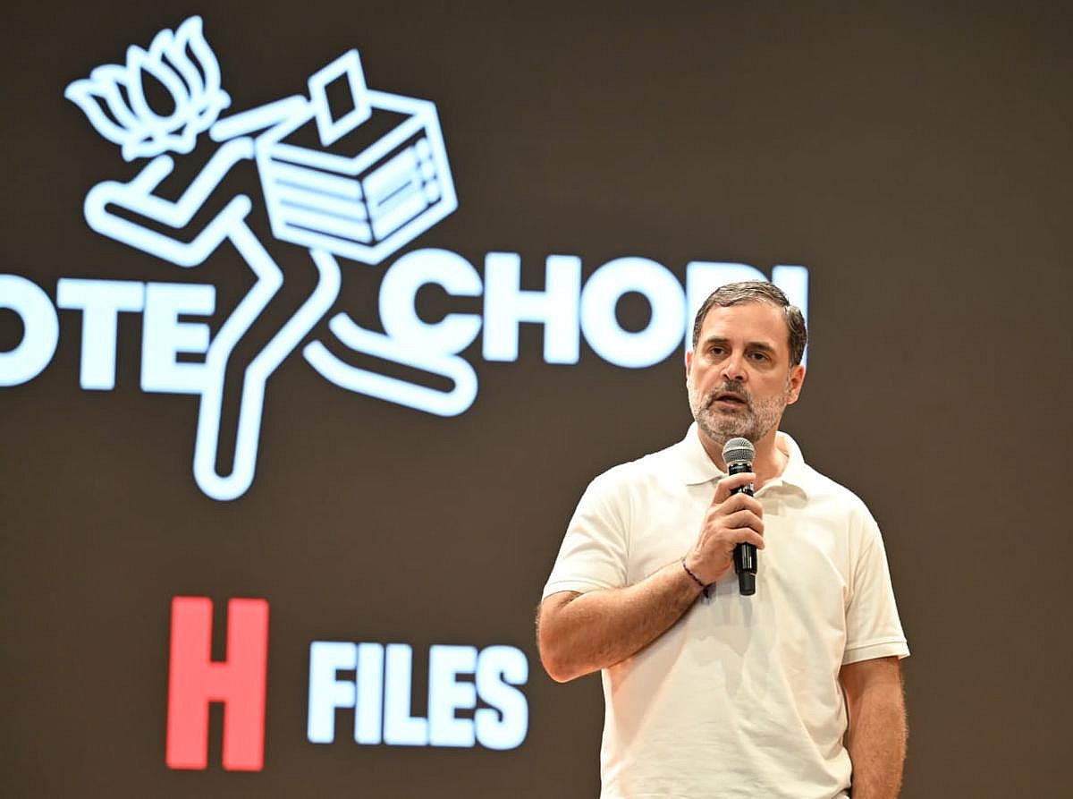 “‘அரசைத் திருடும் ஆபரேஷன்’ - அசிங்கப்பட்டு நிற்கிறது தேர்தல் ஆணையம்”: முரசொலி தலையங்கத்தில் கடும் தாக்கு!