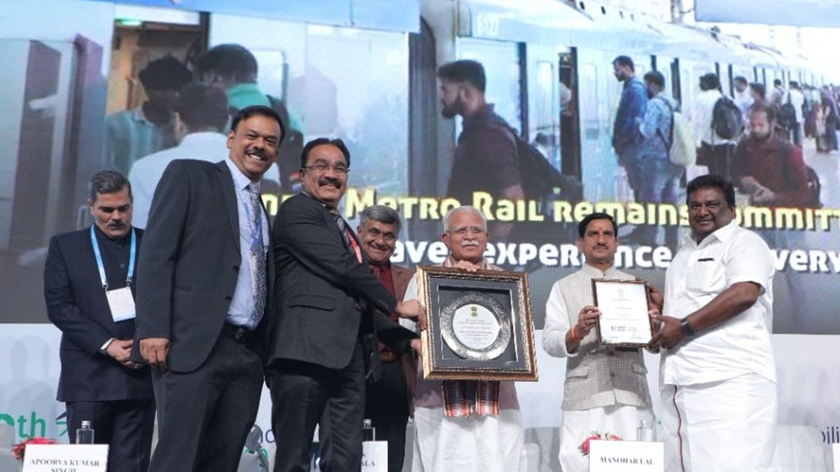 சென்னை மெட்ரோ இரயில் நிறுவனத்திற்கு ‘இரு தேசிய விருதுகள்!’ : அமைச்சர் சிவசங்கர் பெற்றுக்கொண்டார்!