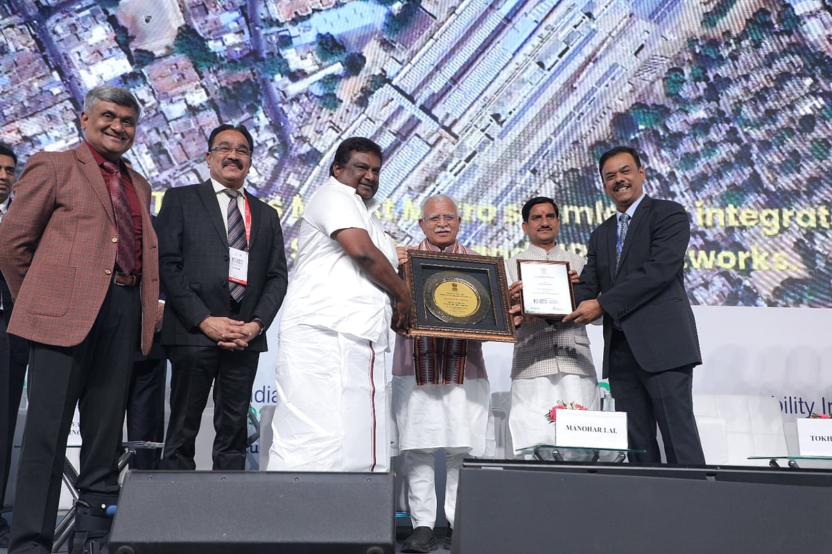 சென்னை மெட்ரோ இரயில் நிறுவனத்திற்கு ‘இரு தேசிய விருதுகள்!’ : அமைச்சர் சிவசங்கர் பெற்றுக்கொண்டார்!