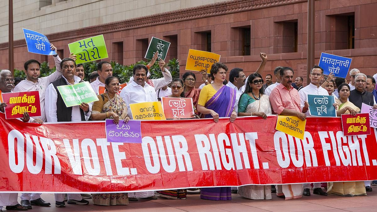 SIR-க்கு ஆதரவாக அதிமுக வழக்கு: “கருப்பு ஆடு... நீண்டுகொண்டு போகும் துரோகப் பட்டியல்” - அமைச்சர் TRB ராஜா!