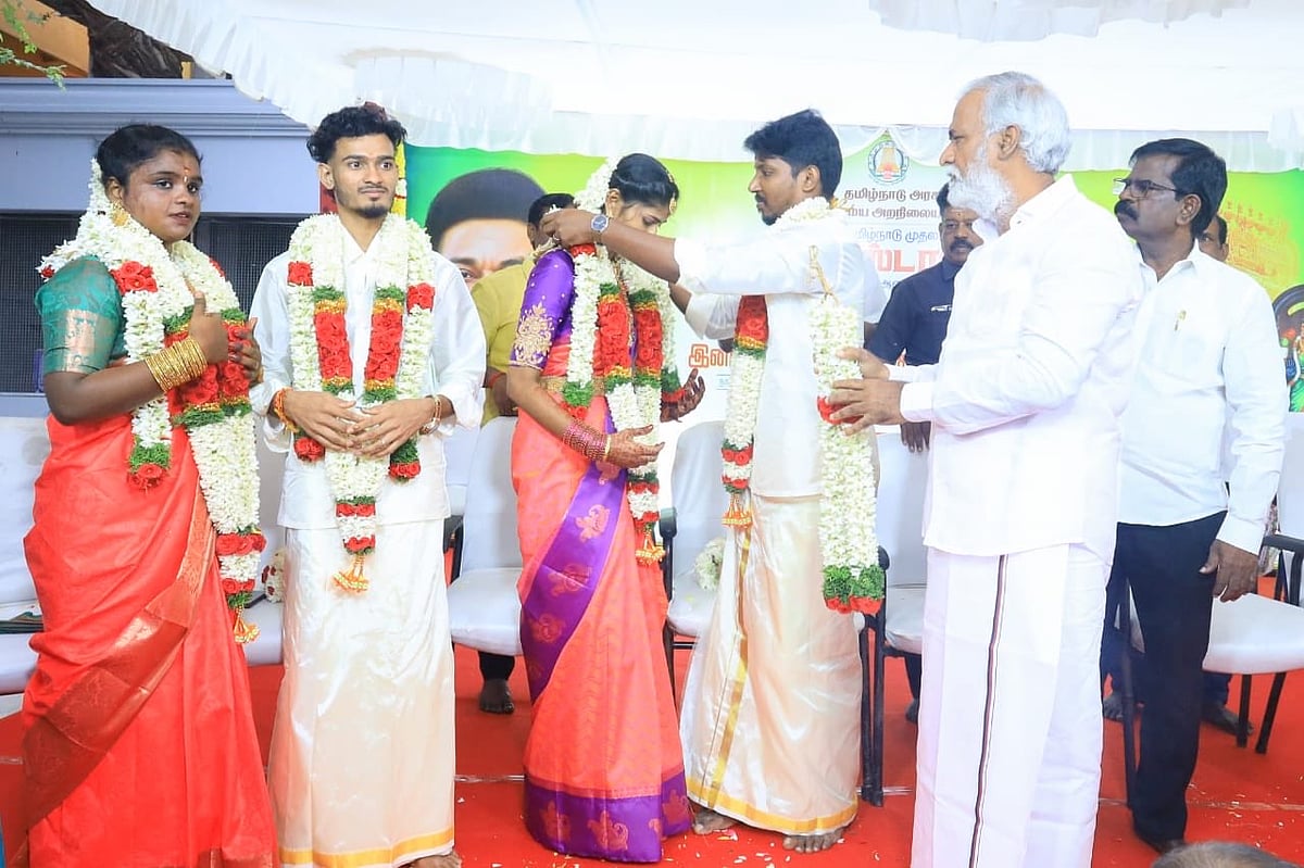 சிங்காரவேலர் கோயில் அர்ச்சகர் விவகாரம் : “அரசியல் சாயத்தை பூசிக்கொள்ளக் கூடாது!” -  அமைச்சர் சேகர்பாபு !