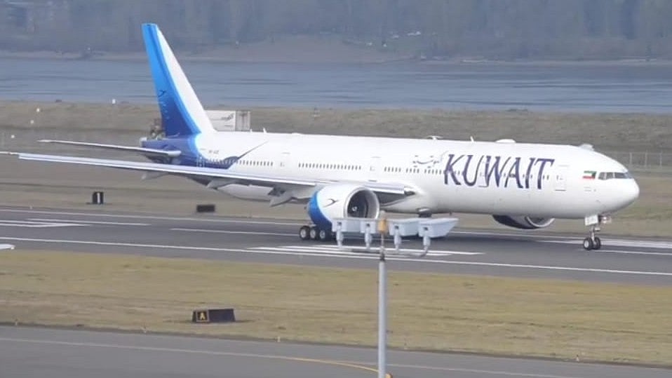 187 பயணிகளுடன் சென்னை வந்த விமானத்தில் திடீர் கோளாறு... விமானியின் சாதுரியத்தால் அவசரமாக தரையிறக்கம் !