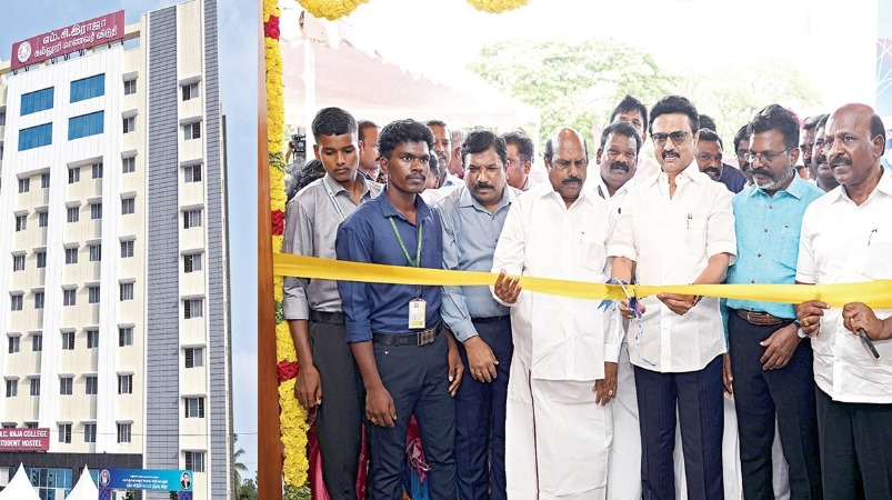 திராவிட மாடல் ஆட்சியில் SC, ST சமூக மக்களுக்கான சிறப்பு திட்டங்கள்.. பட்டியலிட்டு தமிழ்நாடு அரசு பாராட்டு