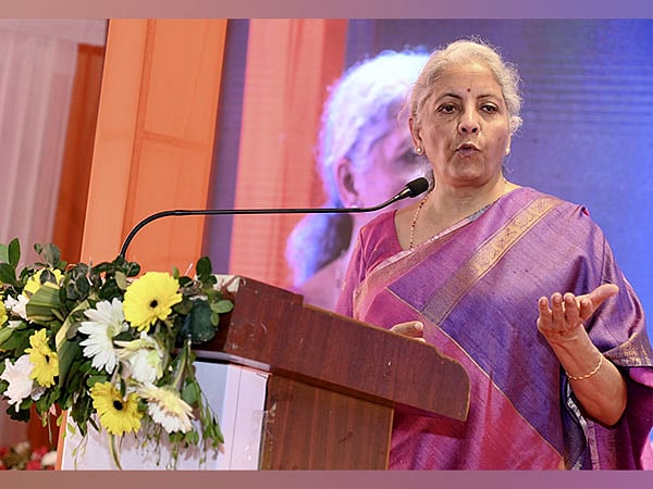 நிர்மலா சீதாராமனுக்கு இது   புரியாது, ஏனெனில் அவருக்கு புரிந்துகொள்ளும் தன்மை இல்லை - முரசொலி விமர்சனம் !