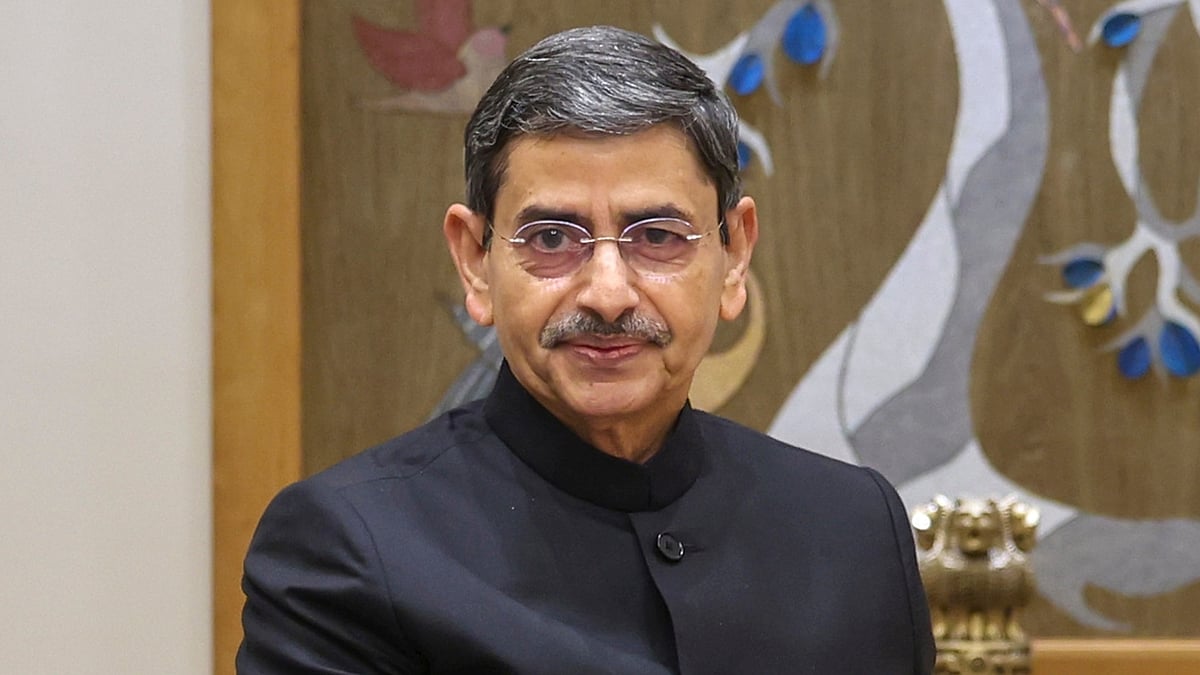 "ஆளுநர்கள் கால வரம்பு இல்லாமல் மசோதாக்களை நிலுவையில் வைக்க முடியாது" - தலைமை நீதிபதி கருத்து !