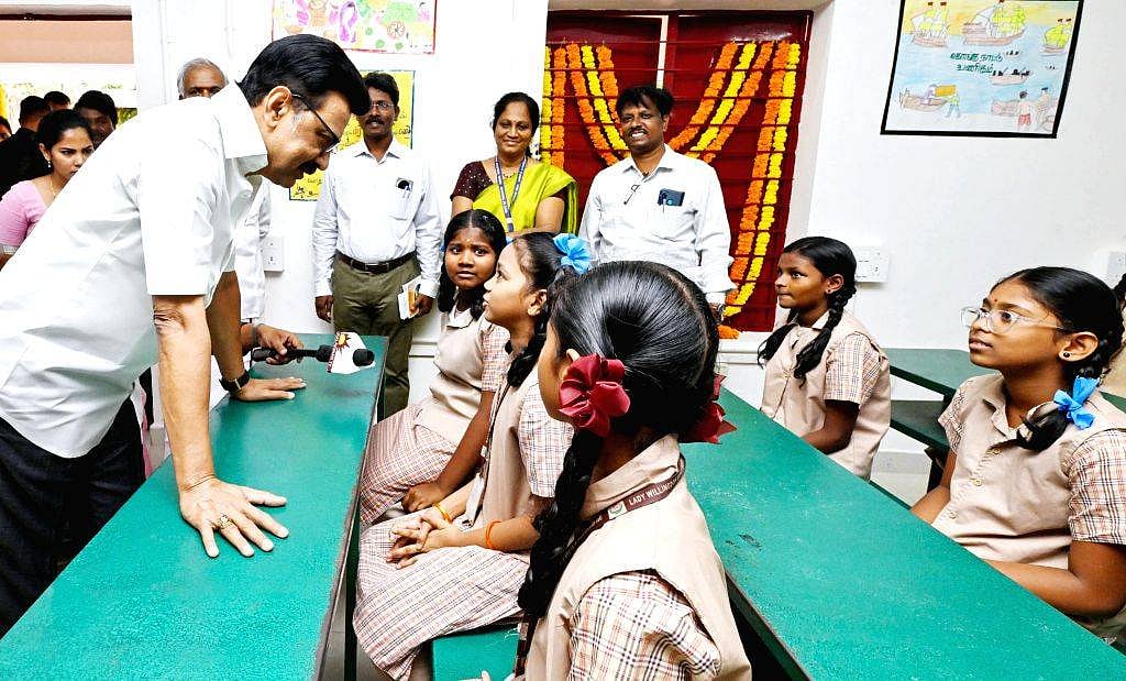 திட்டங்களால் பயனடைந்த லட்சக்கணக்கான மாணவர்கள்... திராவிட மாடல் ஆட்சியில் ஜொலிக்கும் பள்ளிக்கல்வித்துறை !