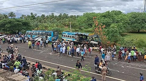 தென்காசியை கதிகலங்க வைத்த பேருந்து விபத்து.. உயரும் பலி எண்ணிக்கை.. முதலமைச்சர் இரங்கல் & நிவாரணம்!