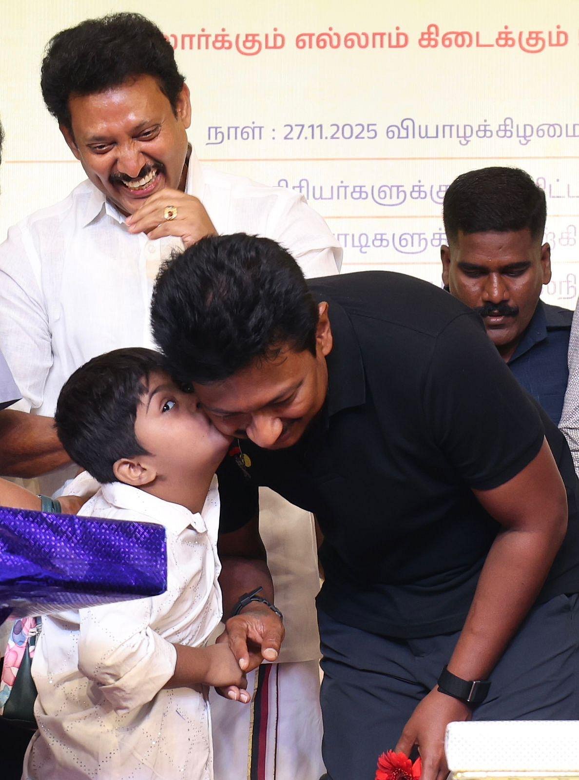 "வெல்வோம் 200! படைப்போம் வரலாறு அதுவே என் பிறந்தநாள் வாழ்த்துச் செய்தி" : துணை முதலமைச்சர் உதயநிதி!