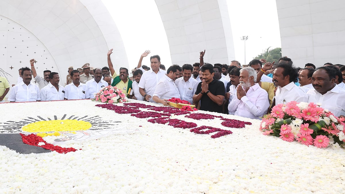 திராவிட மாடல் 2.0 ஆட்சியை மலரச் செய்வோம் : பெரியார், அண்ணா, கலைஞர் நினைவிடத்தில் உதயநிதி சூளுரை!