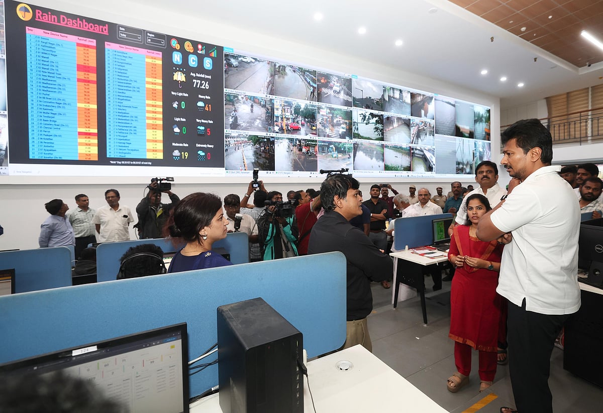 டிட்வா புயல் : சென்னை கட்டுபாட்டு மையம், புரசைவாக்கத்தில் துணை முதலமைச்சர் ஆய்வு! 