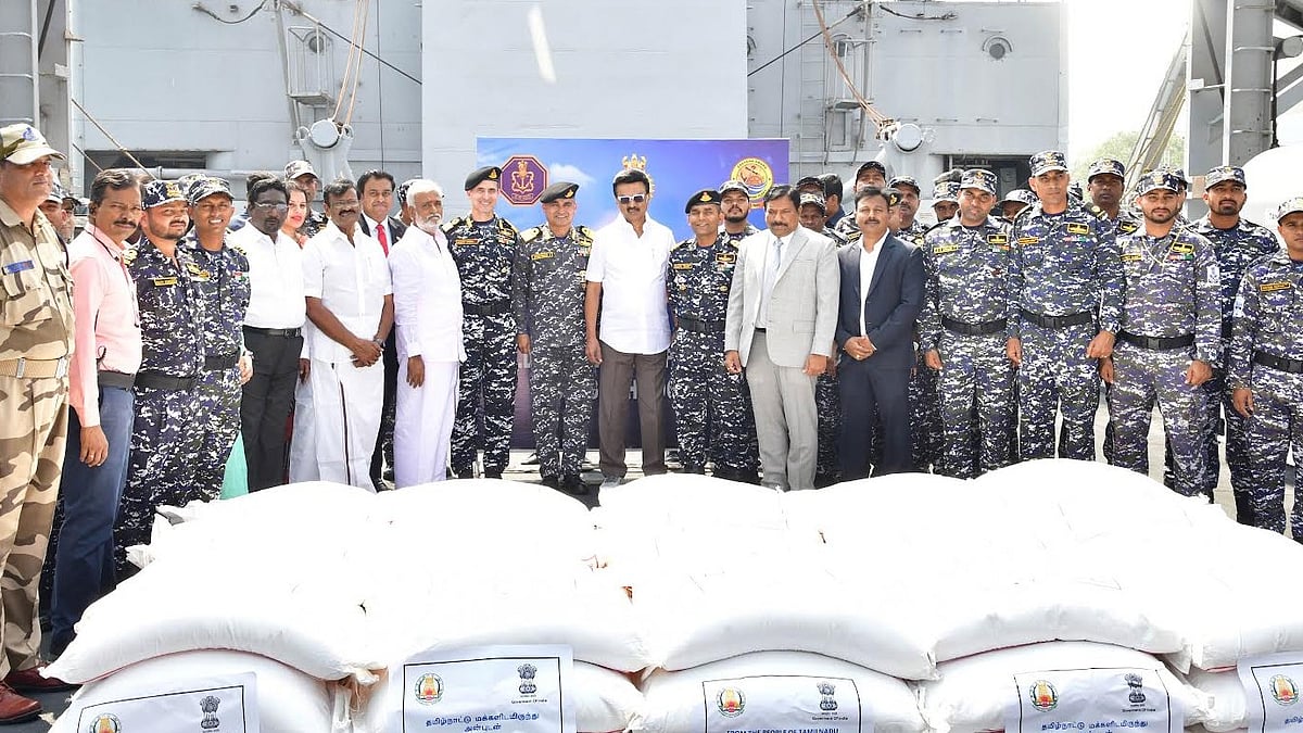 டித்வா புயலால் பாதித்த இலங்கை : 950 மெட்ரிக் டன் நிவாரண பொருட்களை அனுப்பிவைத்த முதலமைச்சர் மு.க.ஸ்டாலின்!