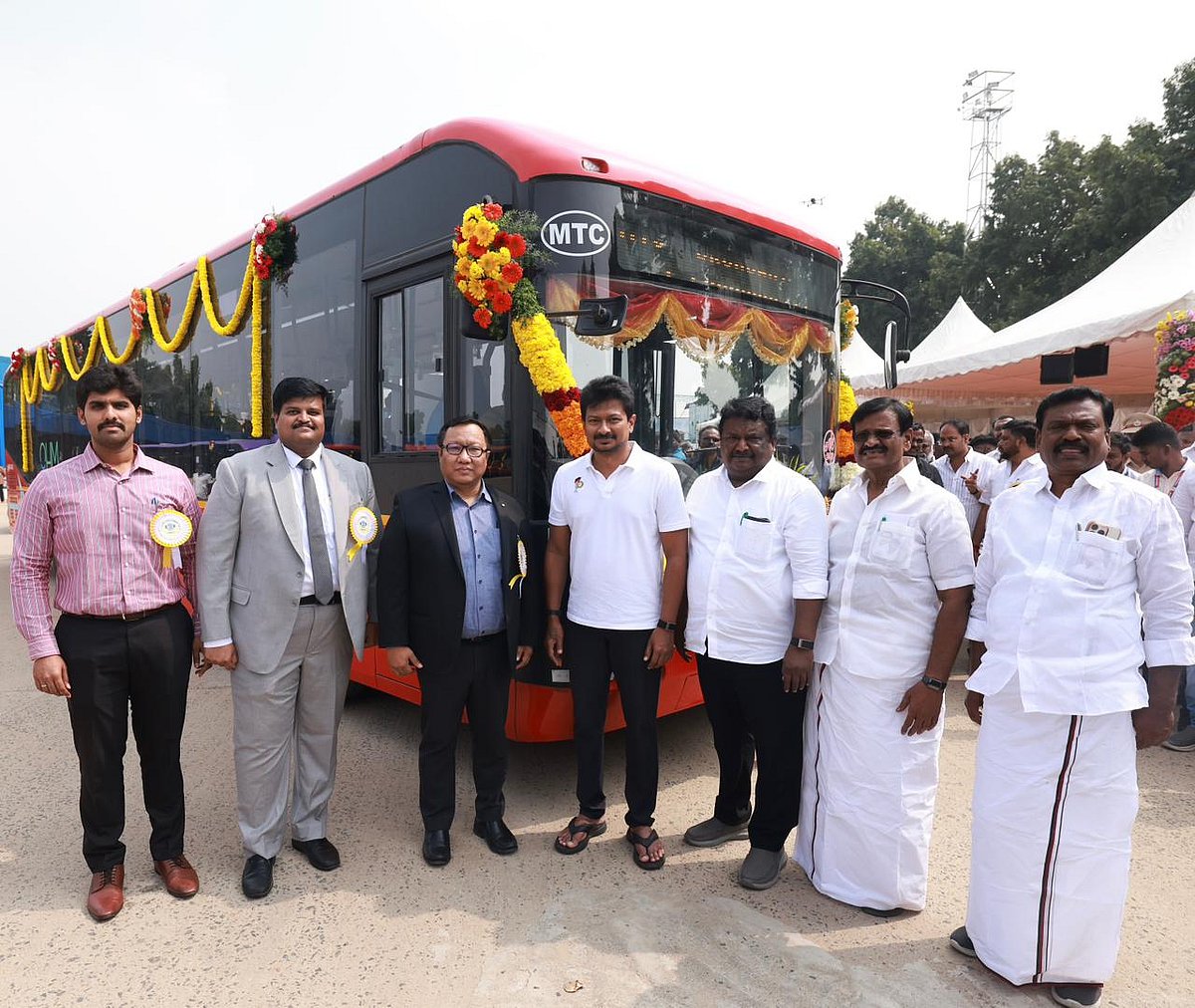 சென்னையில் மின்சாரப் பேருந்து பணிமனை: துணை முதலமைச்சர் தொடங்கி வைத்த மின்சார பேருந்துகளின் சிறப்புகள்!