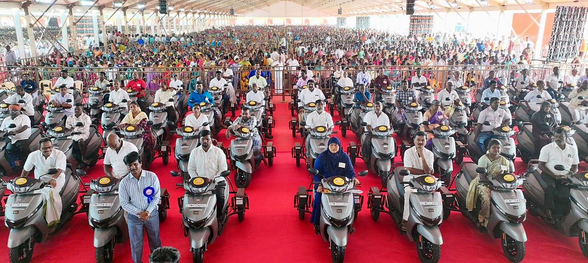 நெல்லையில் 33 திட்டப்பணிகள் திறப்பு; 45,447 பயனாளிகளுக்கு நலத்திட்ட உதவி! : முழு விவரம் உள்ளே!