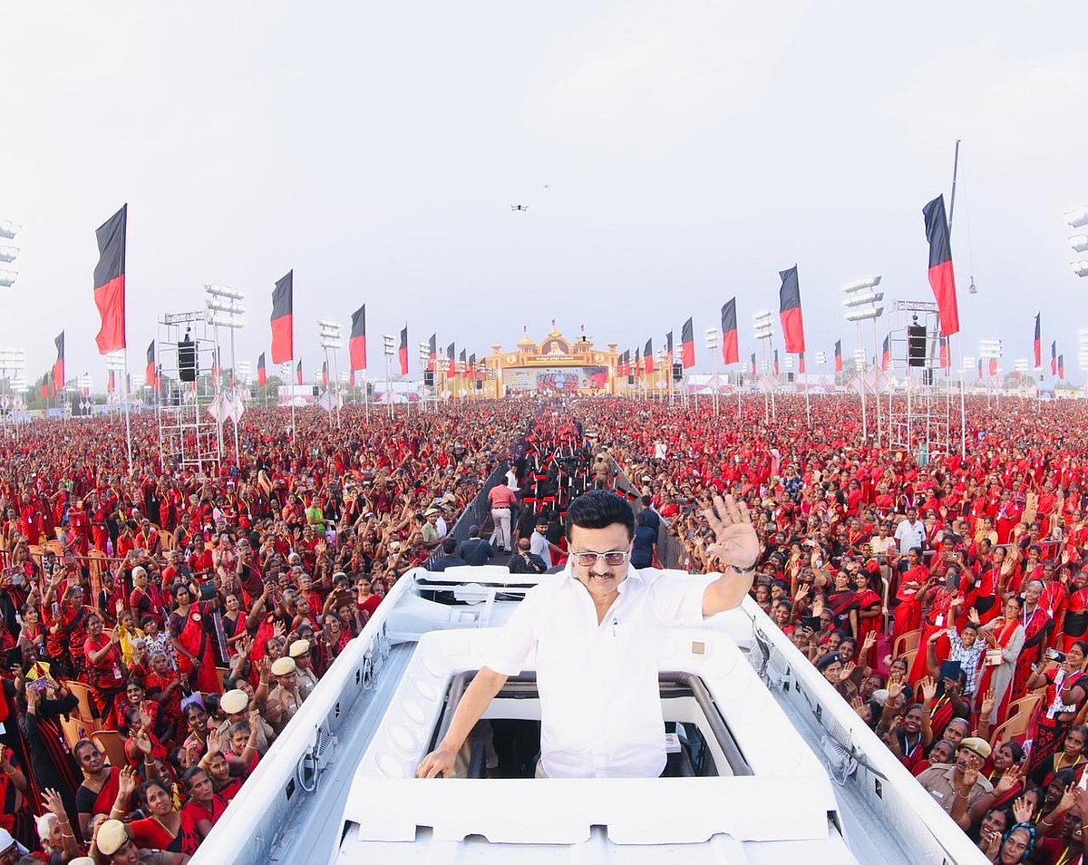 “சுயமரியாதைமிக்க மகளிர் பாசிஸ்ட்டுகளையும், அடிமைகளையும் வீழ்த்தப்போவது உறுதி!” : உதயநிதி திட்டவட்டம்!