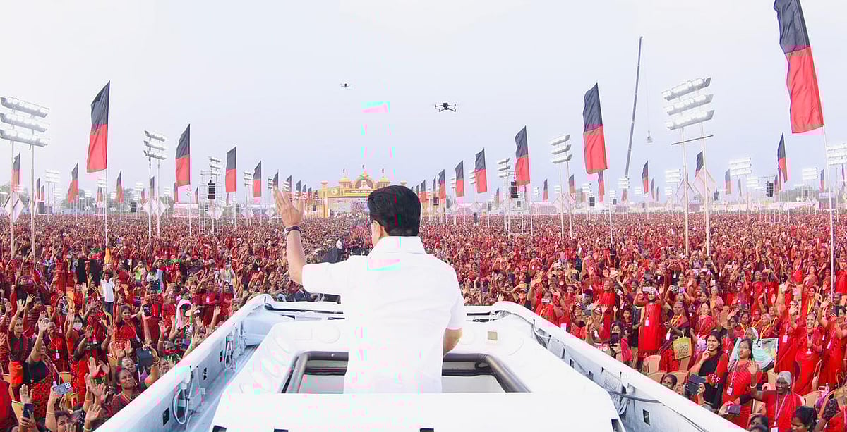 “சுயமரியாதைமிக்க மகளிர் பாசிஸ்ட்டுகளையும், அடிமைகளையும் வீழ்த்தப்போவது உறுதி!” : உதயநிதி திட்டவட்டம்!