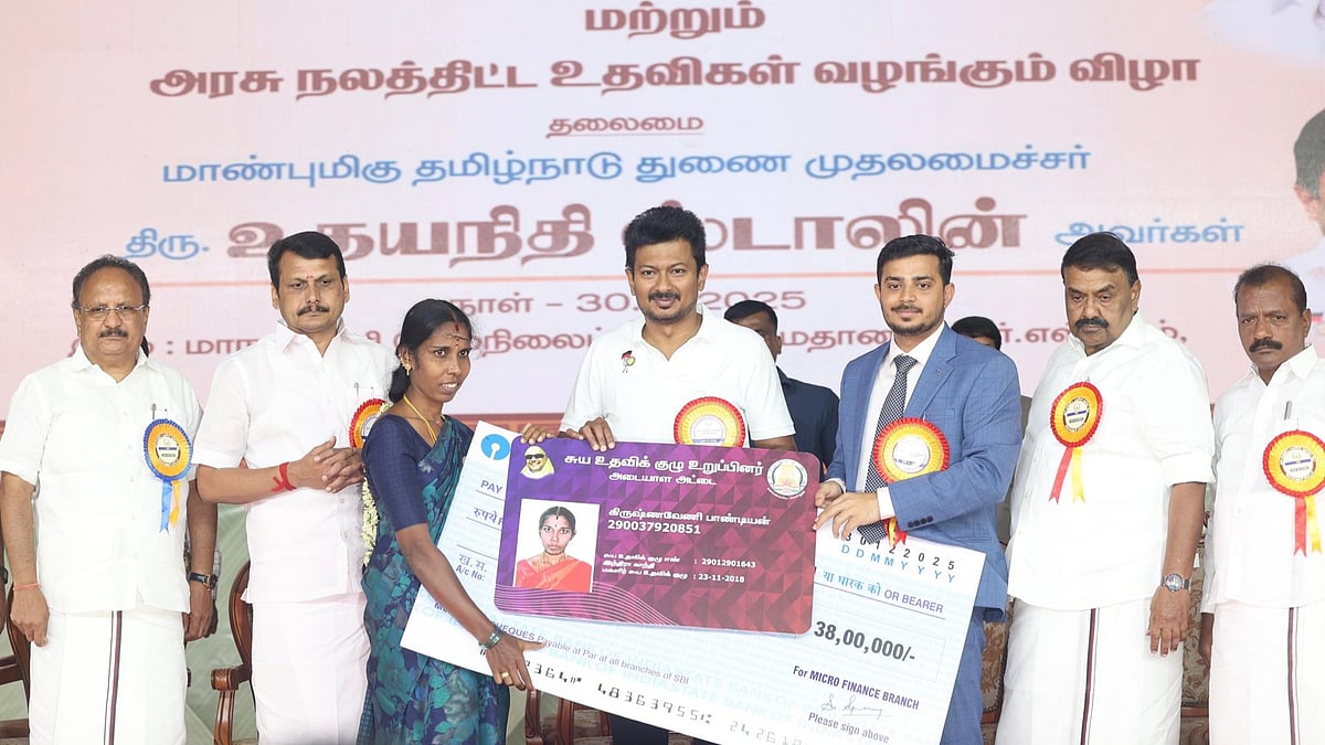 கோவையில் 11,000 பயனாளிகளுக்கு நலத்திட்ட உதவிகள் வழங்கிய துணை முதலமைச்சர் : புதிய திட்டங்களுக்கு அடிக்கல்!