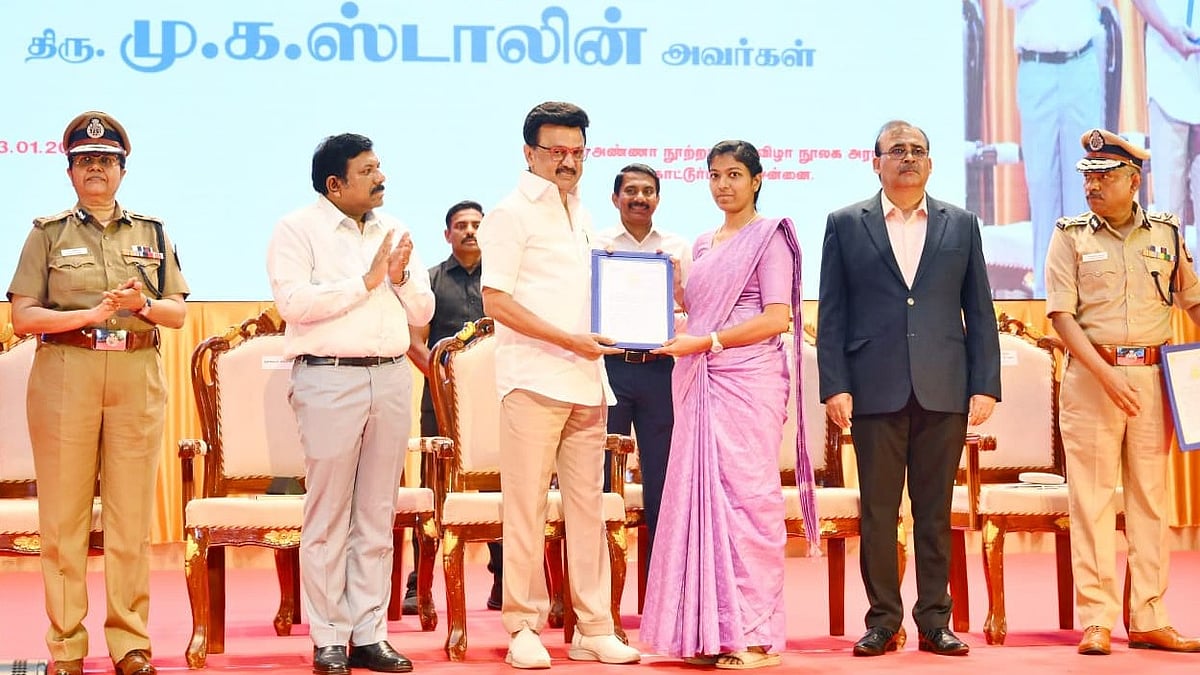 “மக்களுக்காக சேவையாற்ற வேண்டும்” : பணி நியமன ஆணை பெற்ற காவலர்களுக்கு முதலமைச்சர் அறிவுறுத்தல்!