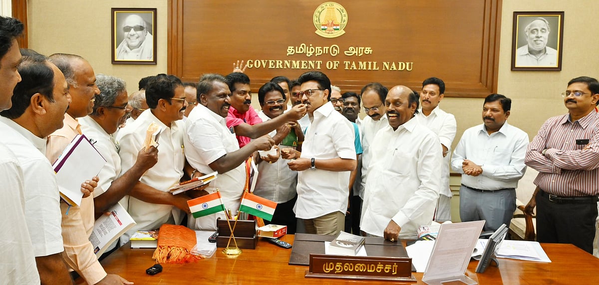 அரசு ஊழியர்களின் வாழ்வில் ஒளியேற்றிய முதலமைச்சர் மு.க.ஸ்டாலின்! : முரசொலி தலையங்கம் புகழாரம்!