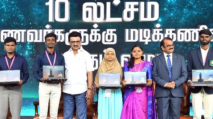 “உங்கள் கரியருக்கான LaunchPad இந்த மடிக்கணினி” : மாணவர்களுக்கு முதலமைச்சர் மு.க.ஸ்டாலின் உரை!