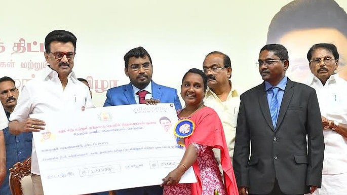 திண்டுக்கல் மாவட்டத்தில் 2,62,864 பயனாளிகளுக்கு நலத்திட்ட உதவிகள்: 212 புதிய திட்டப் பணிகளுக்கு அடிக்கல்!