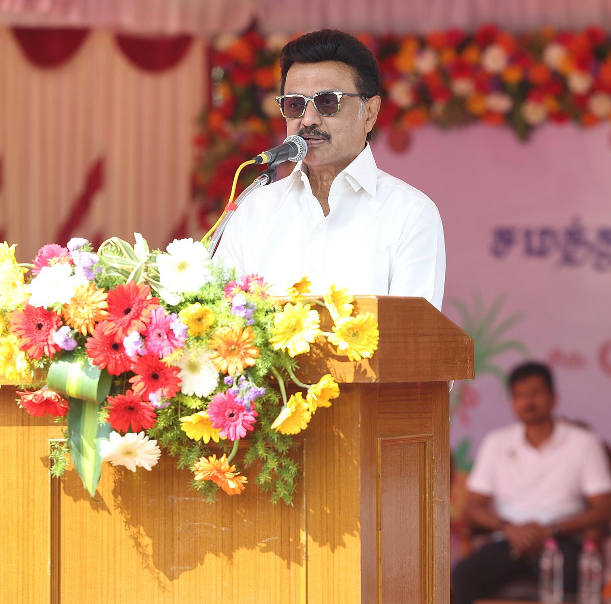 “தமிழ்நாடெங்கும் ‘மகிழ்ச்சிப் பொங்கல்’ அமைந்திட நெஞ்சார்ந்த நல்வாழ்த்துகள்!” : முதலமைச்சர் மு.க.ஸ்டாலின்!