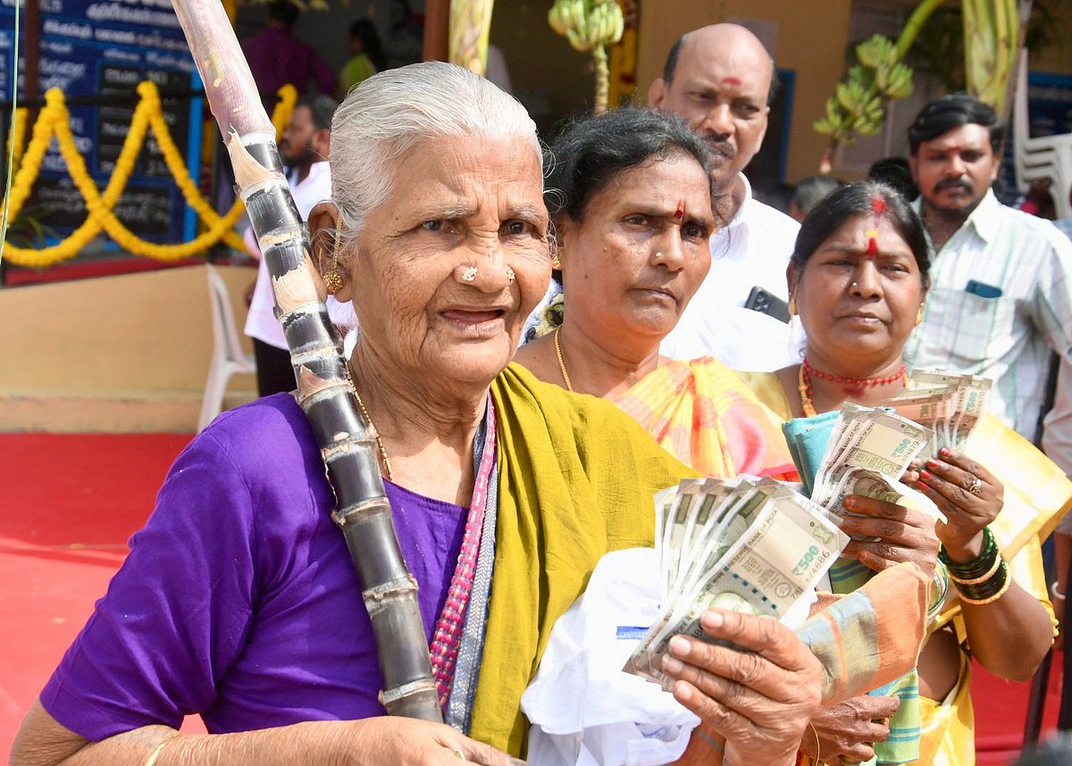 “ரொக்கமாக…நேரடியாக…ஒரு நொடியும் தாமதமின்றி!” : பொங்கல் பரிசு குறித்து அமைச்சர் பெரியகருப்பன் பெருமிதம்!